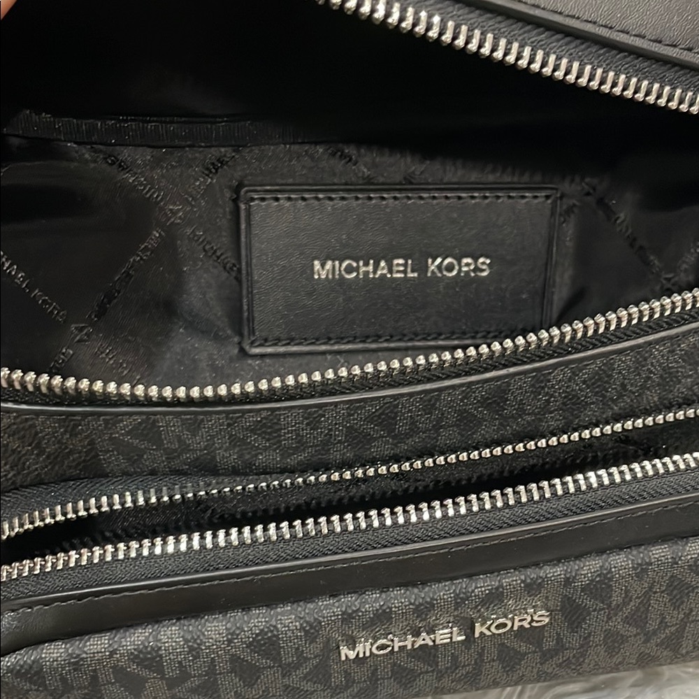 Michael Kors Men’s Belt Bag - Picture 6 of 8